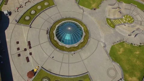 VINNYTSIA, UKRAINE - May 2021: Building with a glass dome Video stock 153751663
