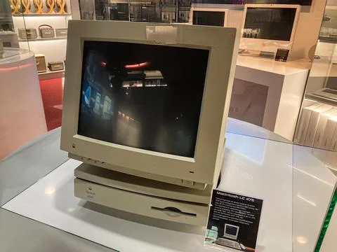 Vintage Apple IIe computer setup at the Apple Technology Museum in Kyiv, feat Foto stock