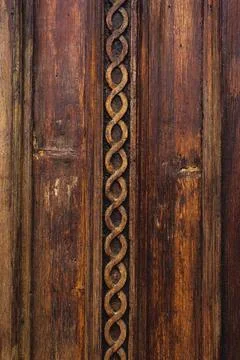 Vintage background. Elements of an old carved wooden door decorated with Foto stock