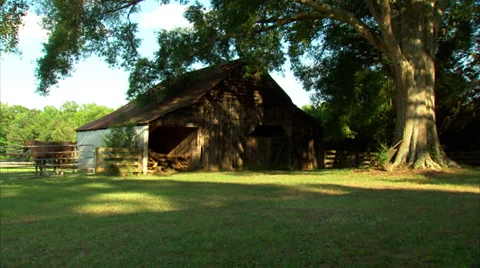 Vintage Barn Pump House 動画素材 35347964
