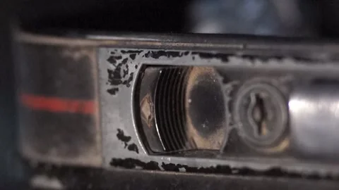 Vintage Briefcase Opening, Pov Vidéo 303367765