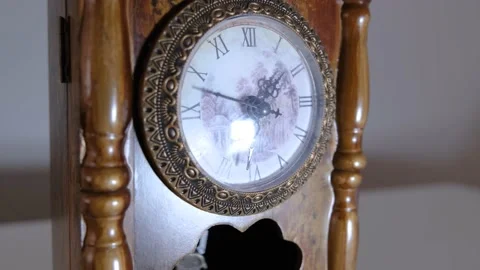 Vintage desk clock 库存影片 185481083