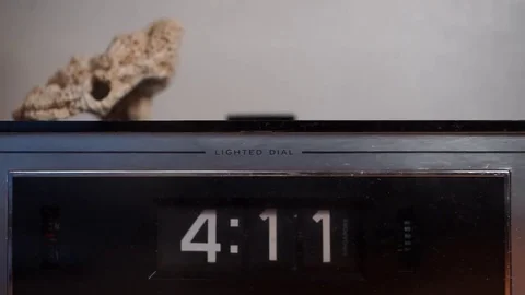 Vintage flip clock time lapse at 4 o'clock Stock Footage 84171429