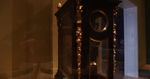 Vintage Grandfather Clock: Precision in Time Stock Footage 240801807