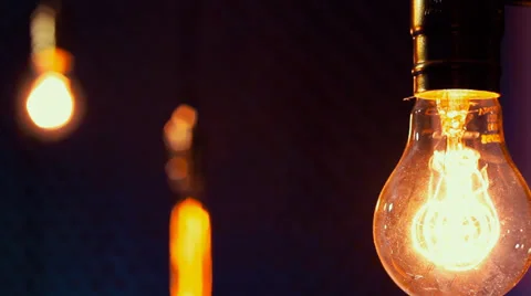 Vintage lightbulbs hanging Stock Footage 34995081