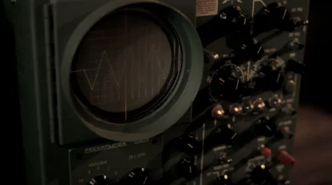 Vintage Oscilloscope (Triangle Wave) 動画素材 922587