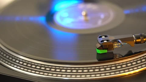Vintage portable record player playing a old black vynil record Stock Footage 201616314