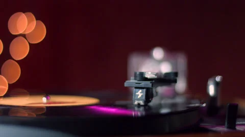 Vintage Record Player with Dolly Move 스톡 동영상 35333684