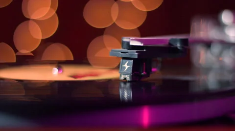 Vintage Record Player with Rack Focus 스톡 동영상 35333779