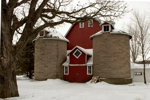 Vintage red barn Photos