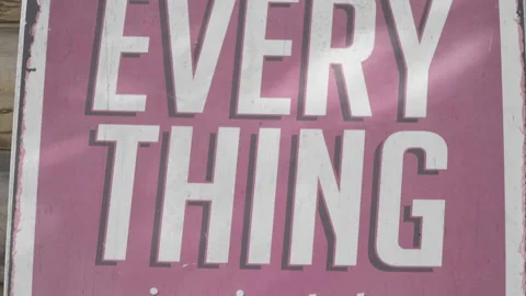 Vintage red poster with the sayers "everything is going to be ok" 库存影片 138178531