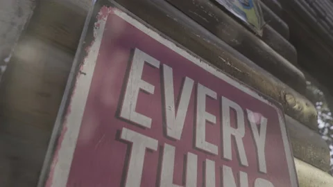 Vintage red poster with the sayers "everything is going to be ok" 库存影片 138219972