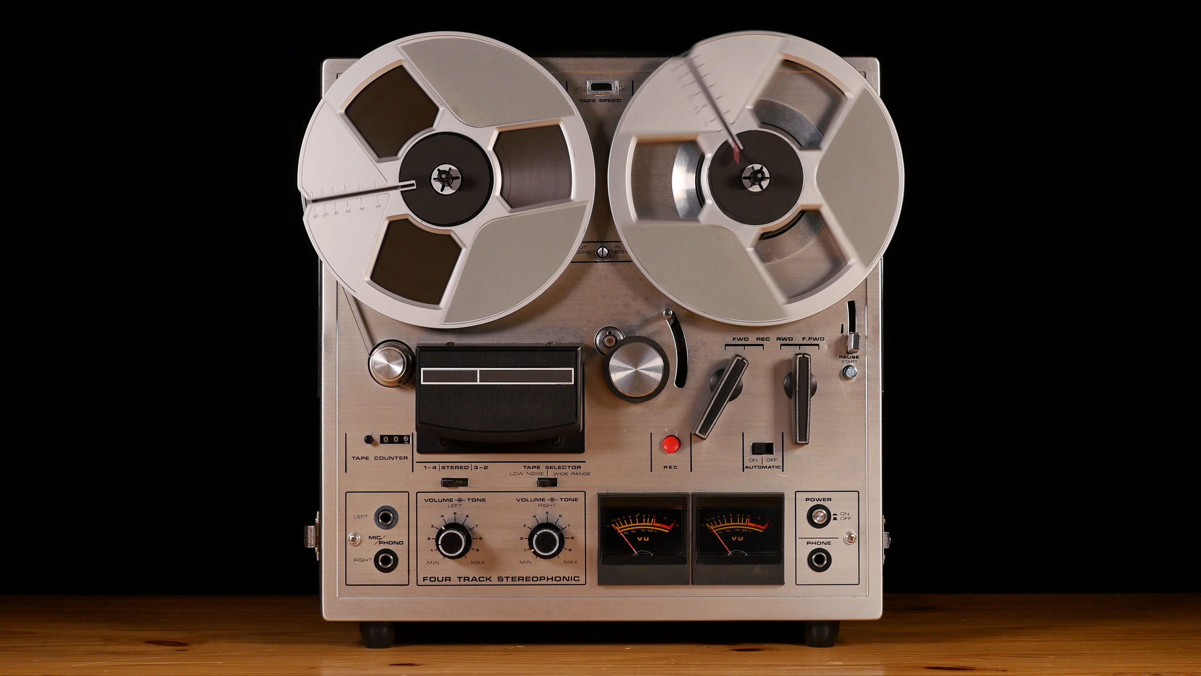Vintage Reel to Reel tape recorder playi, Stock Video