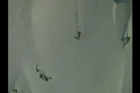 Vintage Ski Bombs Down Mountain Vídeo Stock 255542708