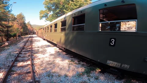 Vintage train parked at train station Mokra Gora. Vidéo 165778213