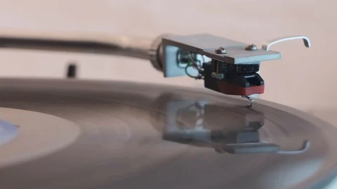 Vintage turntable play Stock Footage 105278162