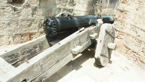 Vintage War Cannon Vídeo Stock 76111396