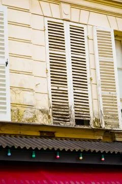 Vintage window shutter in poor condition, neglected care Foto stock