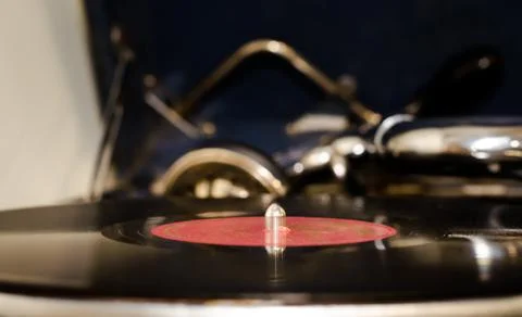 Vinyl disk on a background of a gramophone Foto stock