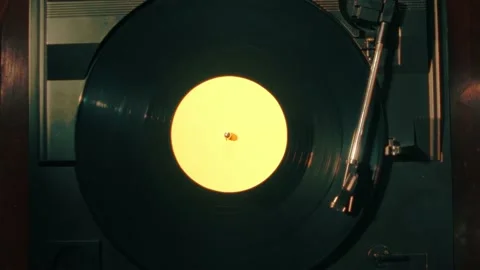 Vinyl player with black record top view Video stock 235003577