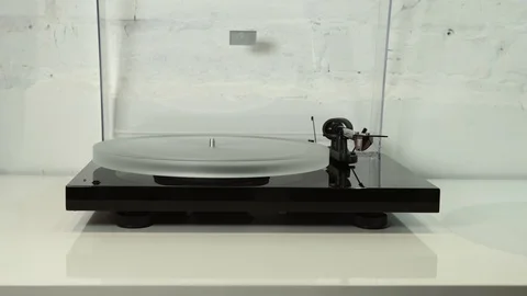 Vinyl Player Setting Up 库存影片 87281491