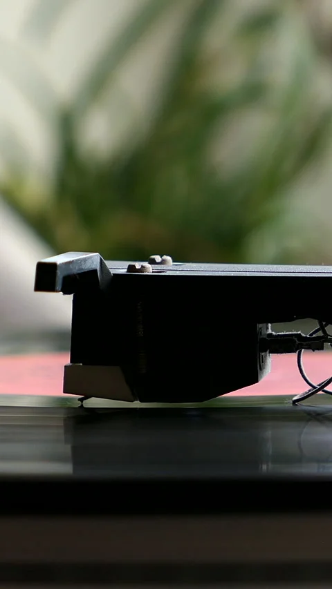 The Vinyl Player Stops Automatically.Record Player Needle On Spinning Vinyl Clos Stock Footage 304417207