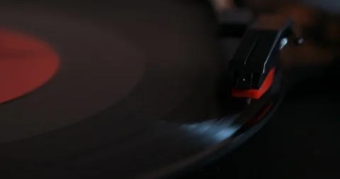 Vinyl record, needle is touching the record Vidéo 102663395