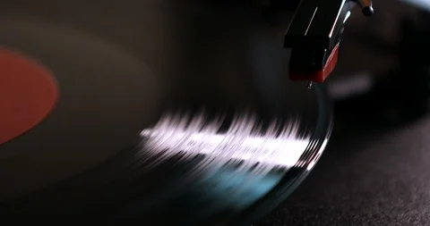 Vinyl record, needle is touching the record Vidéo 102663526