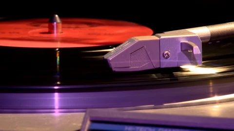 Vinyl record player Stockbeeldmateriaal 98619018