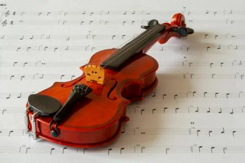 Violin on note paper Foto stock
