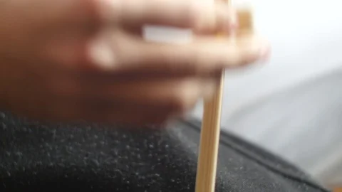 Violin playing [rosin the bow] Stock-Footage 71087916