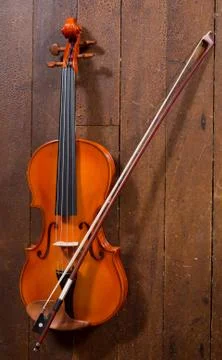 Violin on rustic wood background Foto stock
