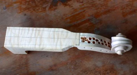 Violin scroll in the manufacturing process Foto stock