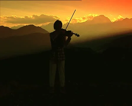 VIOLINIST silhouette start Stock-Footage 12573740
