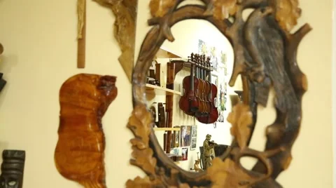 Violins in the mirror Stock-Footage 47747635