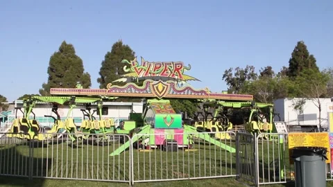 Viper ride is empty at the fair Stock Footage 154569200
