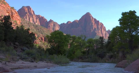 Virgin river and cliffs Vídeos de archivo 65966393