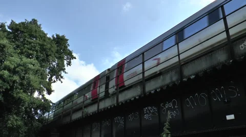 Virgin Train bridge over kennet Stock Footage 40688521