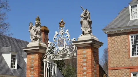 Virginia Colonial Williamsburg view of gate 스톡 동영상 80331857