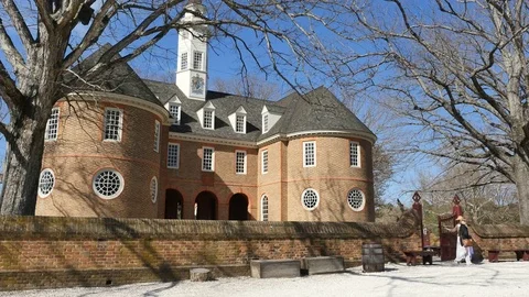 Virginia Colonial Williamsburg wall and building 스톡 동영상 80332848