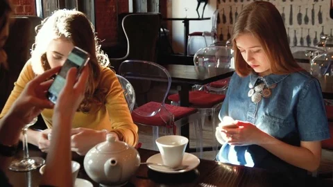 Virtual communication usinf mobile phones in real life Видео 73083727