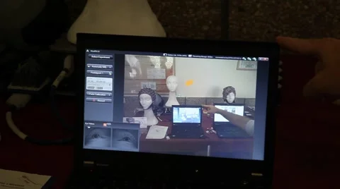 Virtual reality eye tracking sensing glasses for games 库存影片 50917083