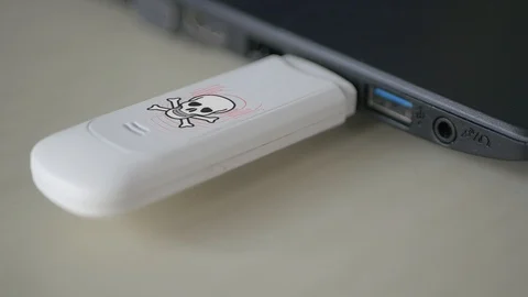 Virus Infected Usb Flash Drives Stockbeeldmateriaal 91049018