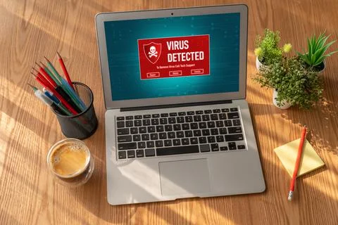 Virus warning alert on computer screen detected modish cyber threat Foto stock