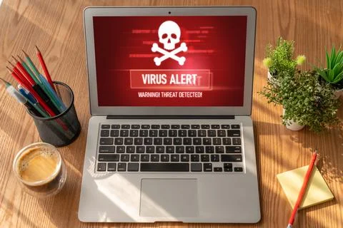 Virus warning alert on computer screen detected modish cyber threat Foto stock