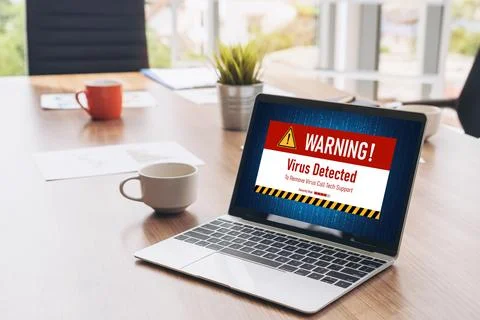 Virus warning alert on computer screen detected modish cyber threat Foto stock