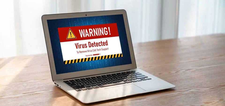 Virus warning alert on computer screen detected modish cyber threat Foto stock