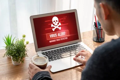 Virus warning alert on computer screen detected modish cyber threat Foto stock