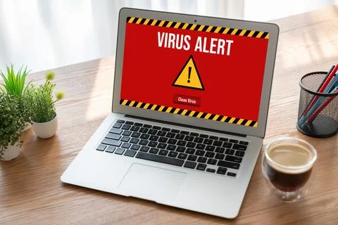 Virus warning alert on computer screen detected modish cyber threat Foto stock