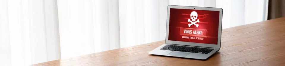 Virus warning alert on computer screen detected modish cyber threat Foto stock